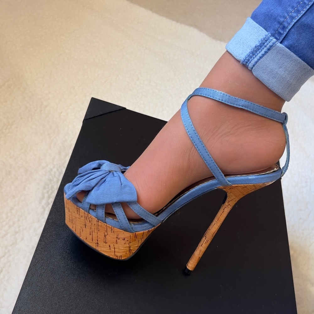 Bebe Elegant Blue Bow Heels